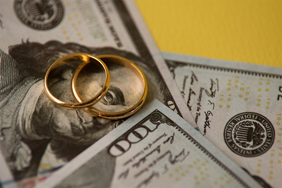 wedding rings over money new york ny